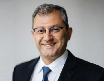 Dr. Shahdad Ayoughi, principal dentist at Parkview Dental & Implant Center